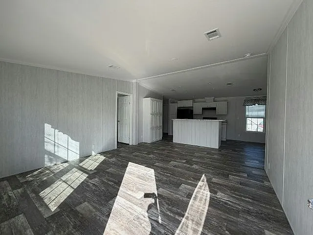 3 bed, 2.0 bath, 1120 sqft, $2,175 — Photo 3