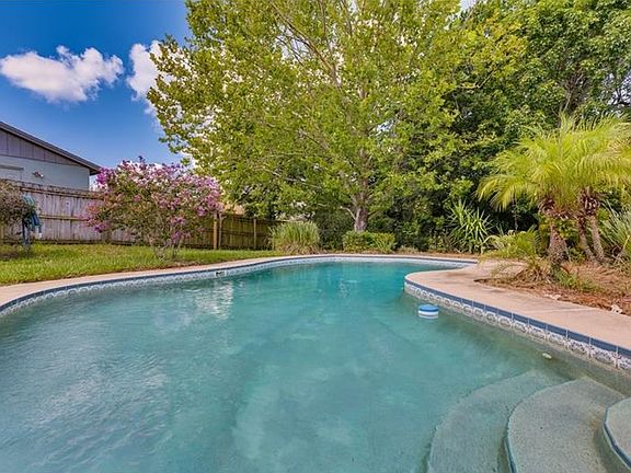3rd image of 3507 Falling Leaf Ln