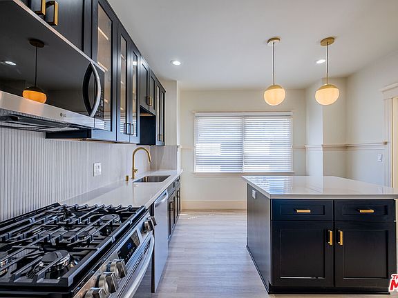 3rd image of 216 N Catalina Ave #216B