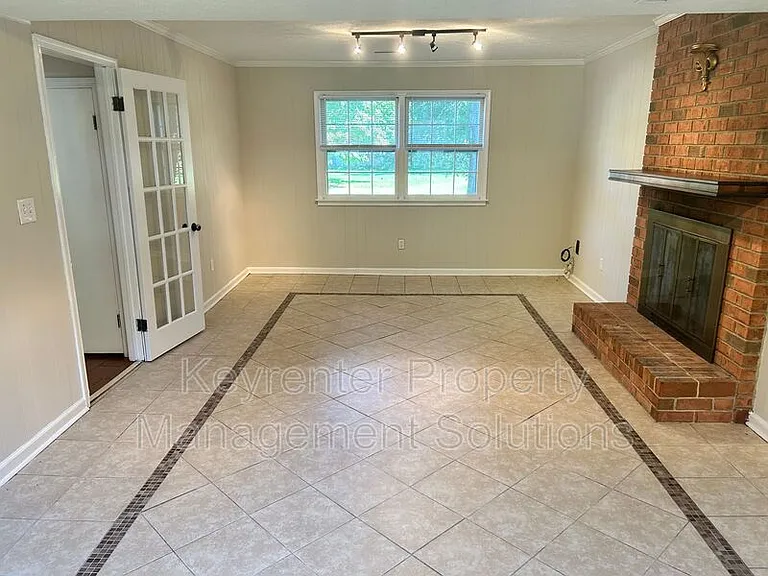 510 Shore Rd — Photo 34