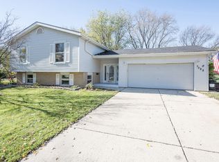 7322 Bunker Rd, Darien, IL 60561