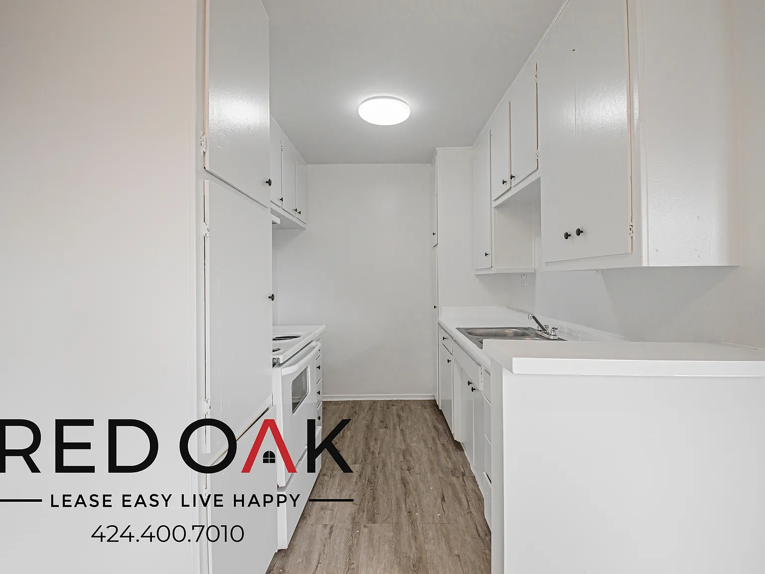 Delightful One Bedroom with Kitchen Appliances, Balcony, Naturally Lit Spaces, On-Site Laundry, a... — Photo 3