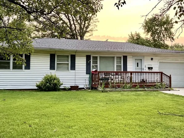 1336 S Maple St, Ottawa, KS 66067