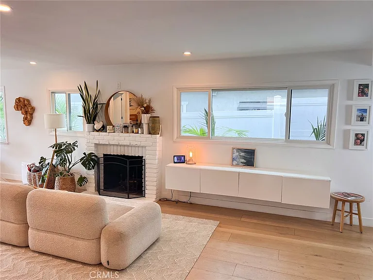 1300 Walnut Ave — Photo 8