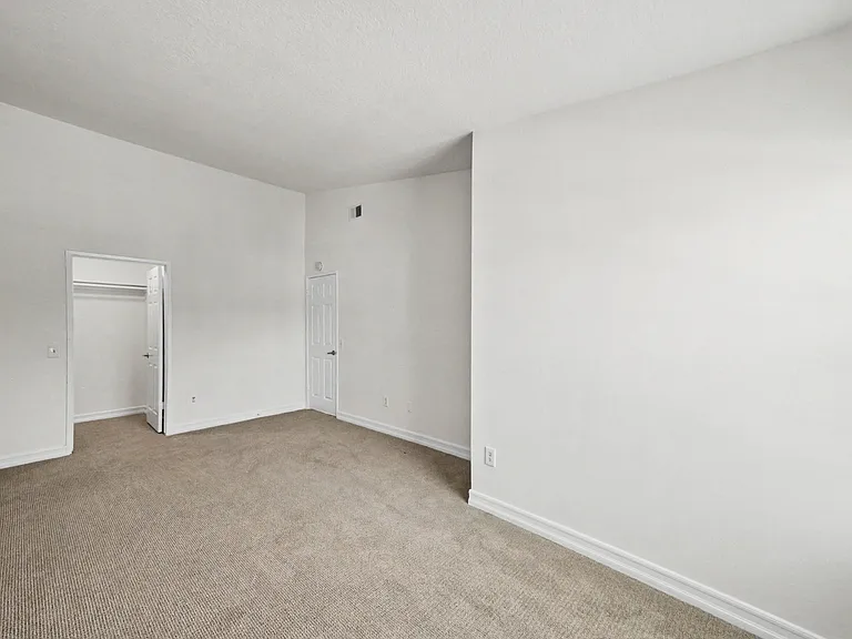 4258 Flintlock Ln — Photo 5