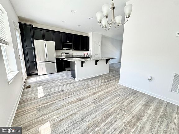 4th image of 1066 Wickersham Way