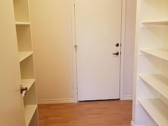 5th image of 5411 Villa Nueva