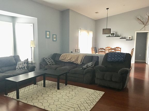 2nd image of 3903 Botsford Ct Unit 201