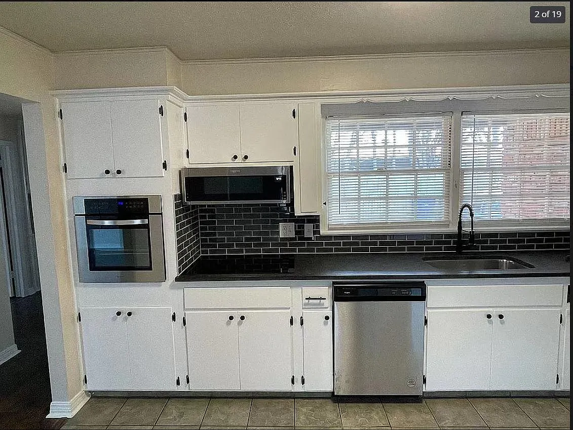 Building Photo - 9404 Mahler Pl
