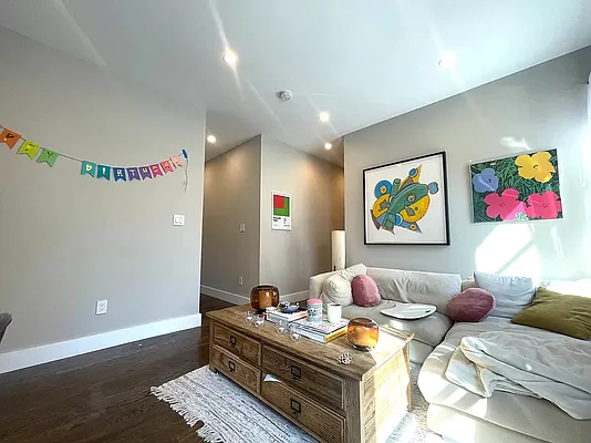 Rented by Douglas Elliman | media 23