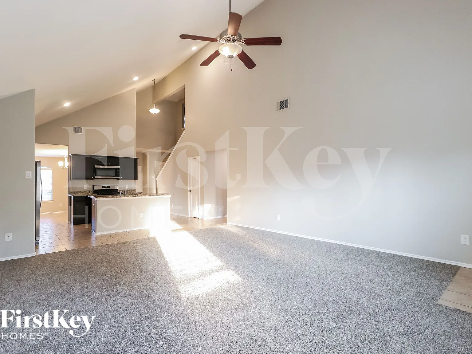 4 bed, 2.5 bath, 2327 sqft, $2,095 — Photo 4