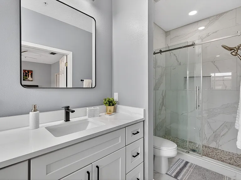 1121 Charming St — Photo 27