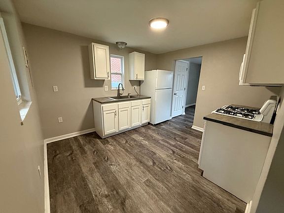 3rd image of 205 Charleston Dr
