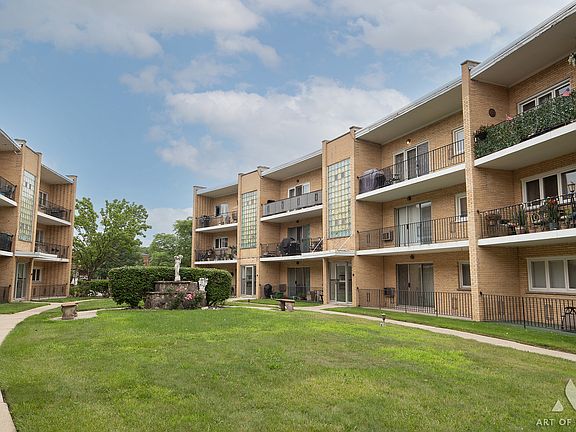 3rd image of 10316 S Pulaski Rd #303