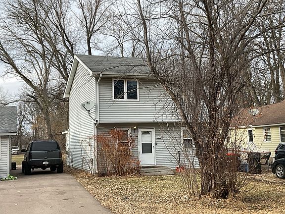 3rd image of 2675 Midvale Pl E