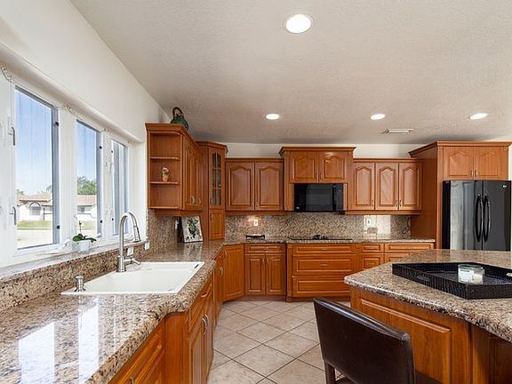 Kitchen lots of light
