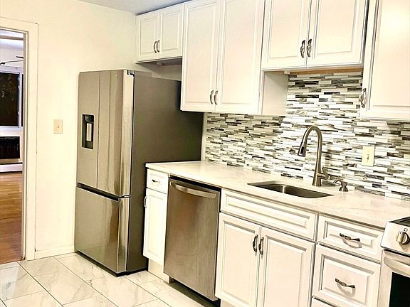 2nd image of 66 Bryon Rd #5