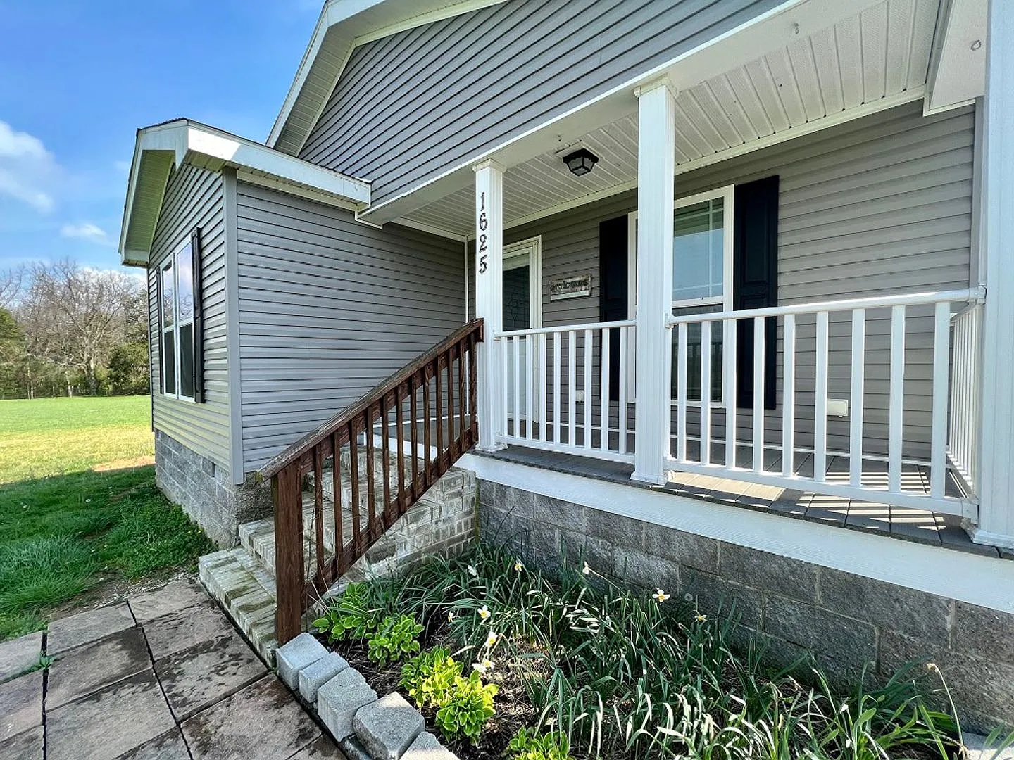 Beautiful 3Br 2Ba Mini Farm, Minutes Outside Shelbyville! — Photo 3
