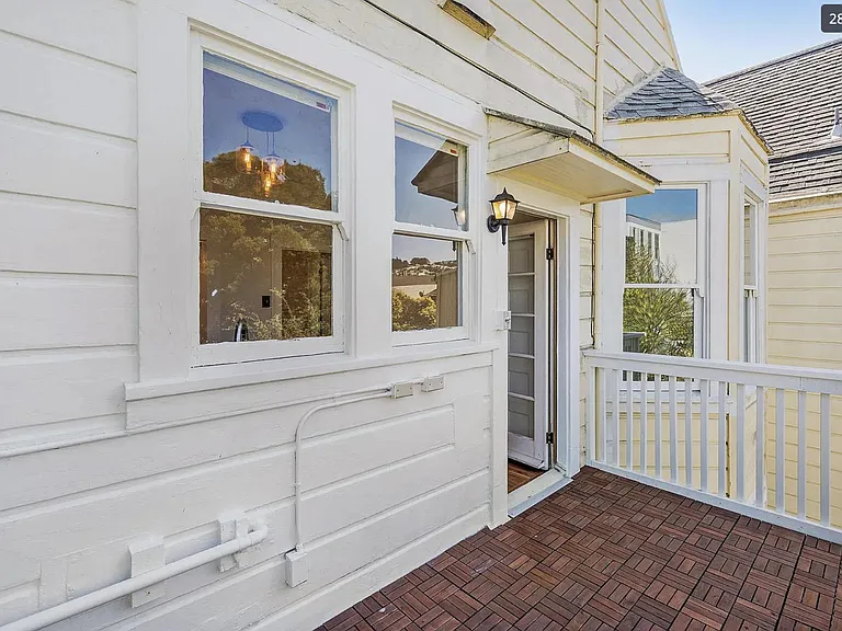 1018 Sanchez St — Photo 13