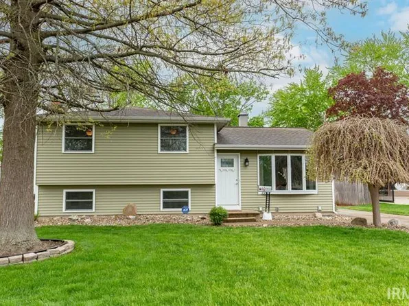 1722 Winston Dr, South Bend, IN 46635