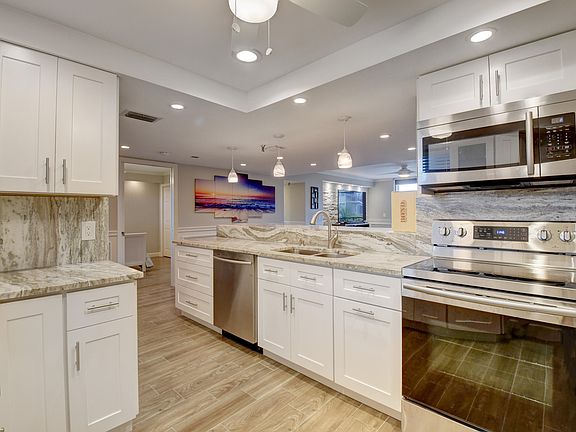 Home For Sale In Boca Teeca