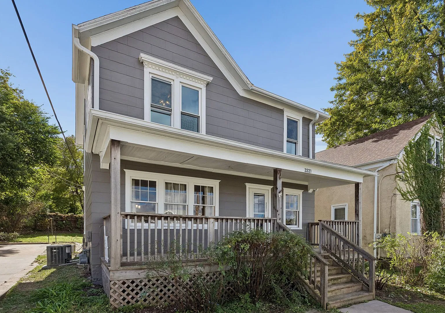 Renovated Midtown Home | 5 Bed, 2 Bath | Hardwoods, Central Air, W/D Included — Photo 4