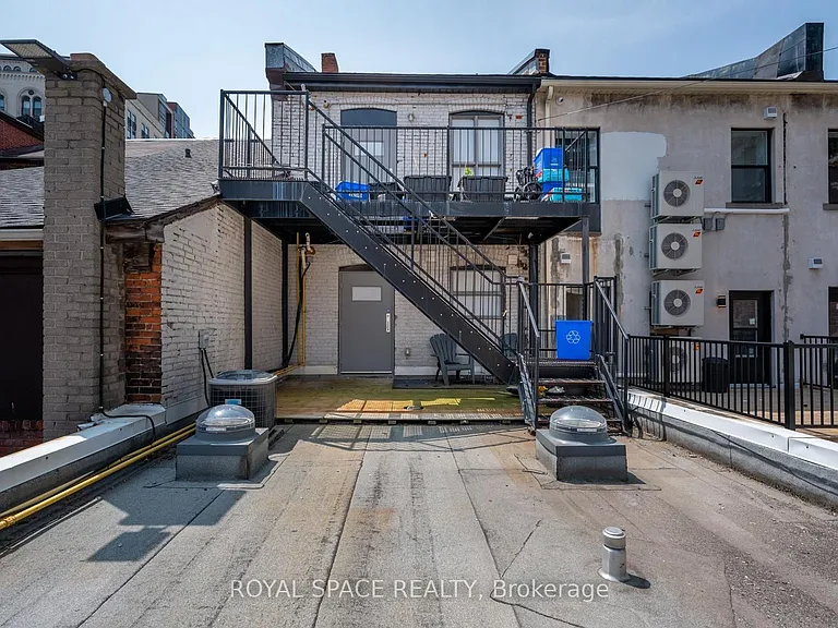 73 King St E #1 — Photo 6