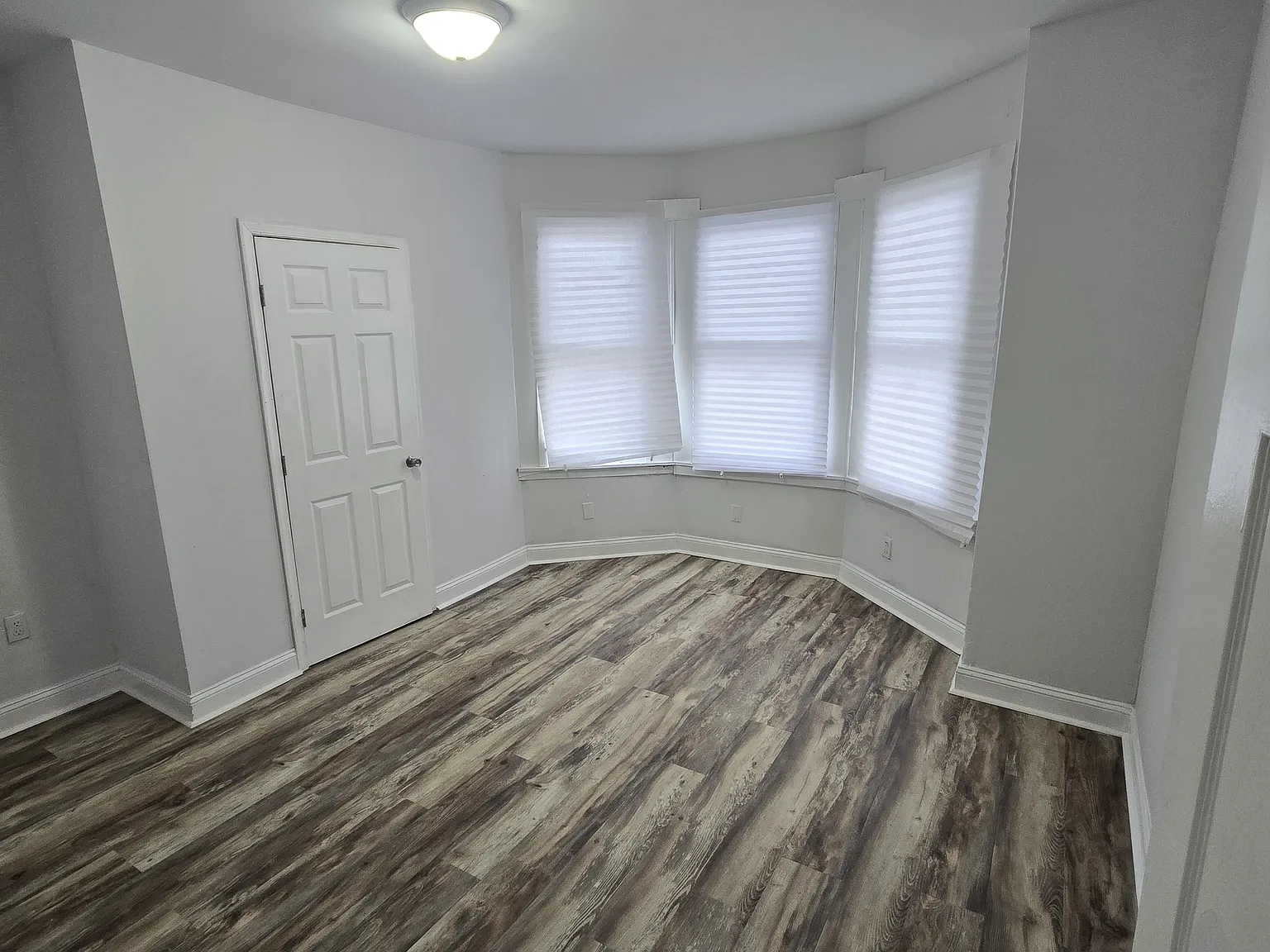 2 bed, 1000 sqft, $1,075 — Photo 1