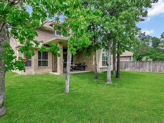 5th image of 39 E Wading Pond Cir