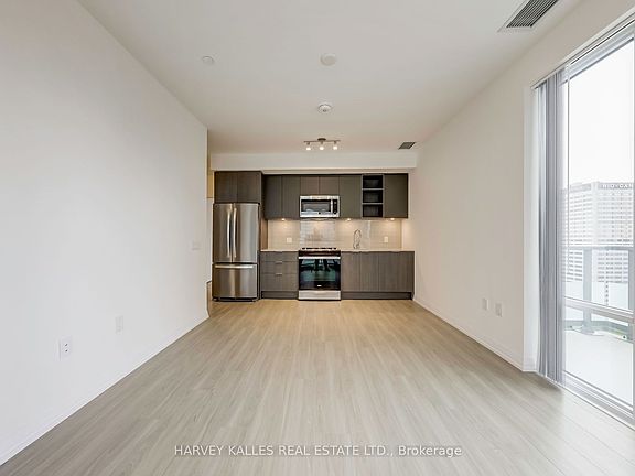 5th image of 25 Holly St #Penthouse 03