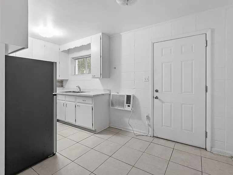 615 E. Park Avenue — Photo 14