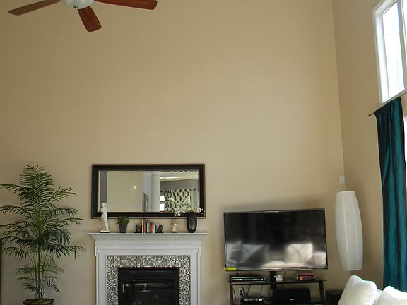 Vaulted ceiling, big windows