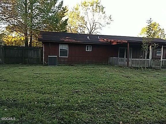 2nd image of 4955 Huntington Dr
