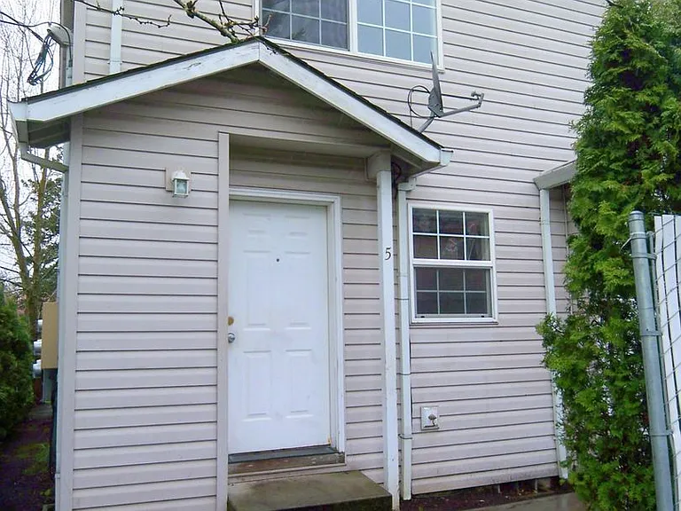7703 N Gloucester Ave — Photo 1