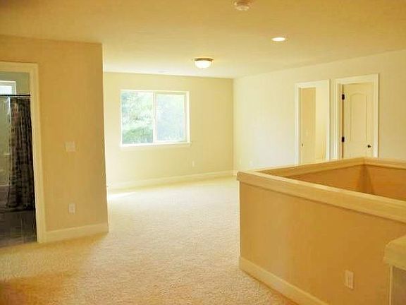Large common area for library, entertaining or additional TV viewing area