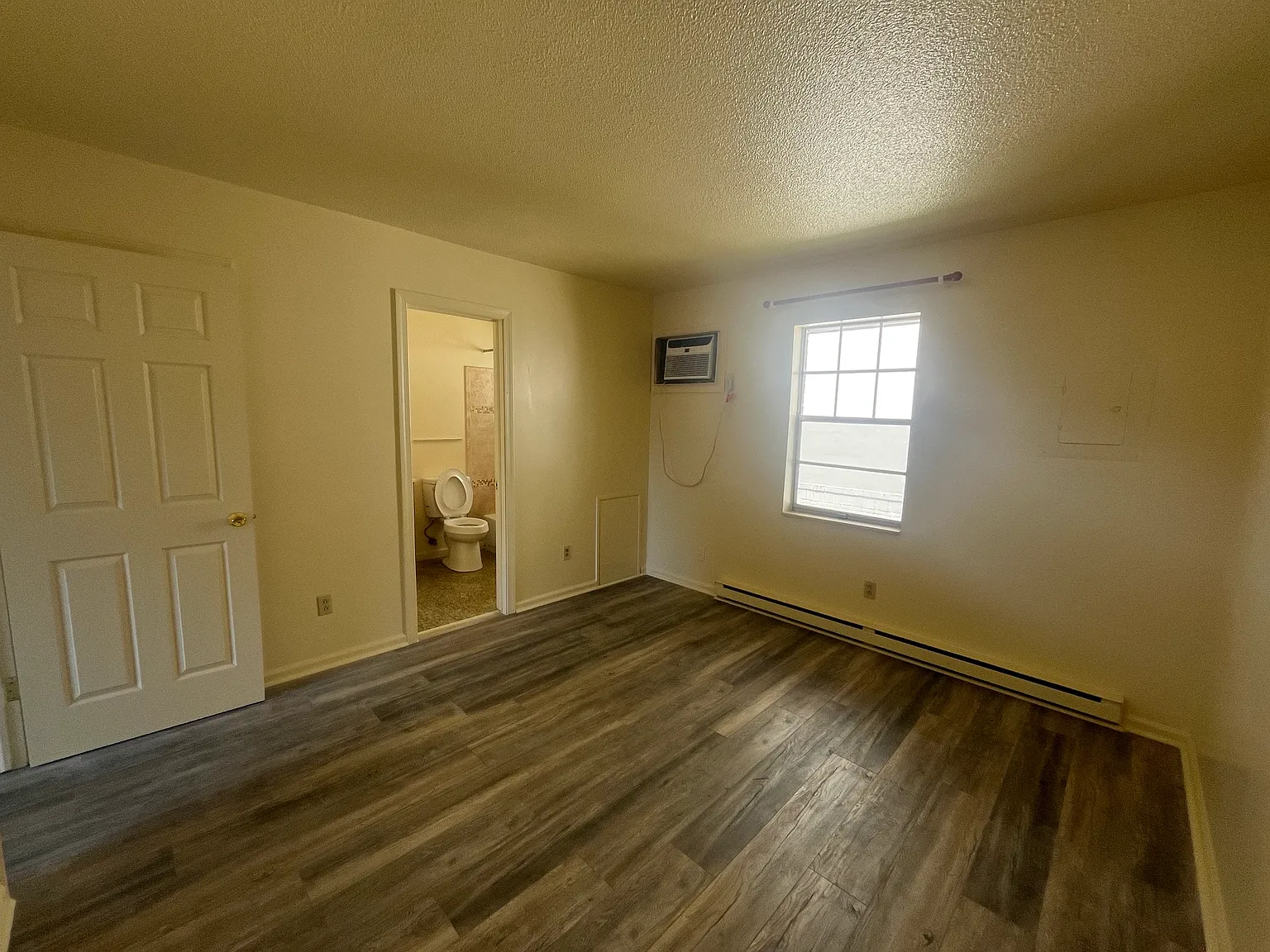 1 bed, 500 sqft, $1,512 — Photo 3