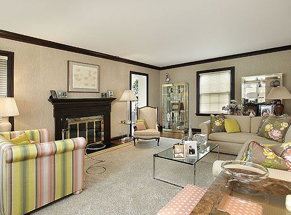 2nd image of 416 Dell Ln