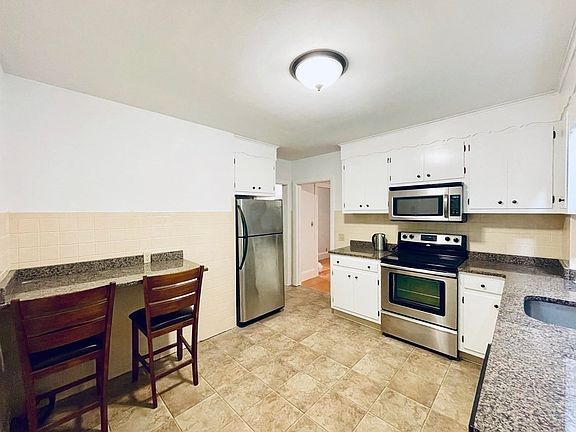 5th image of 29-31 Lawndale St #1