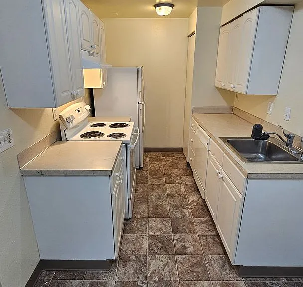 Birchwood Apartments — Photo 2