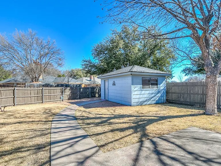 3438 Walnut Hill Dr — Photo 36