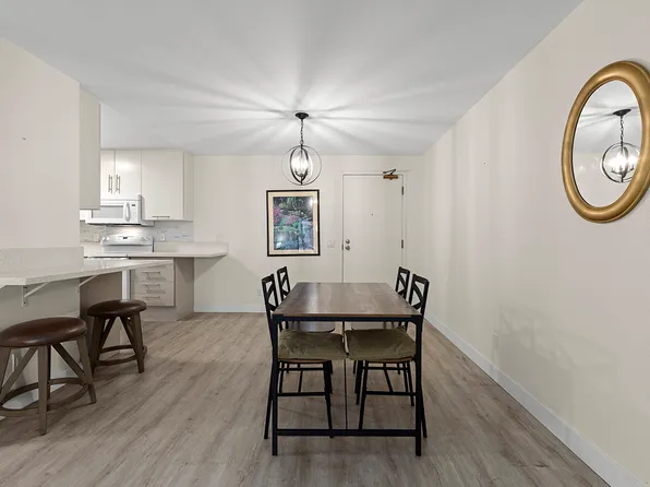 8338 Regents Rd Unit 2O, San Diego, CA 92122