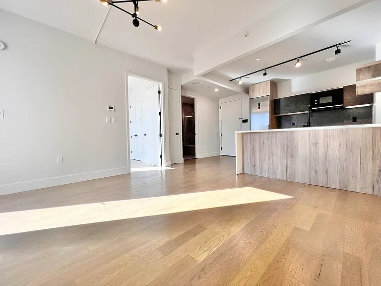 2807 Snyder Ave #4I — Photo 3