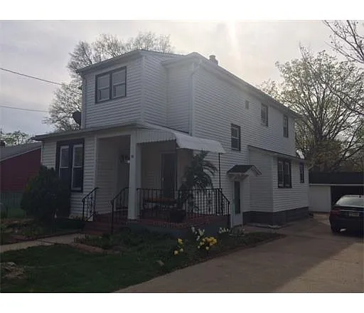 385 Pierson Ave photo 1