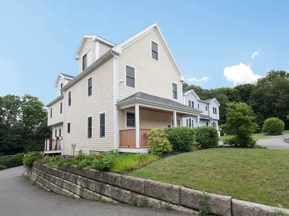 5 Crestview Rd, Roslindale, MA 02131