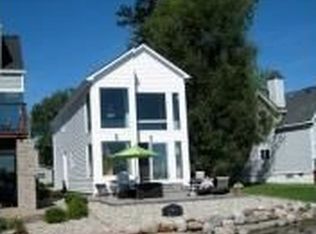 2105 W Lake Rd, Novi, MI 48377