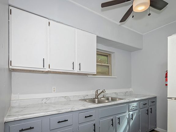 4th image of 2726 Upton Ave #1