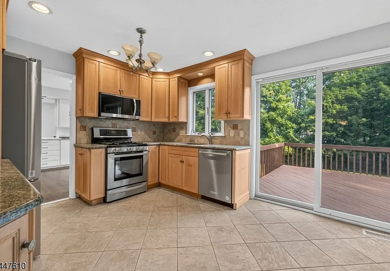 29 Tiffany Dr — Photo 10