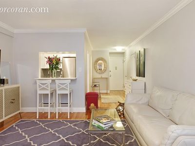 345 W 58th St APT 4L, New York, NY, 10019