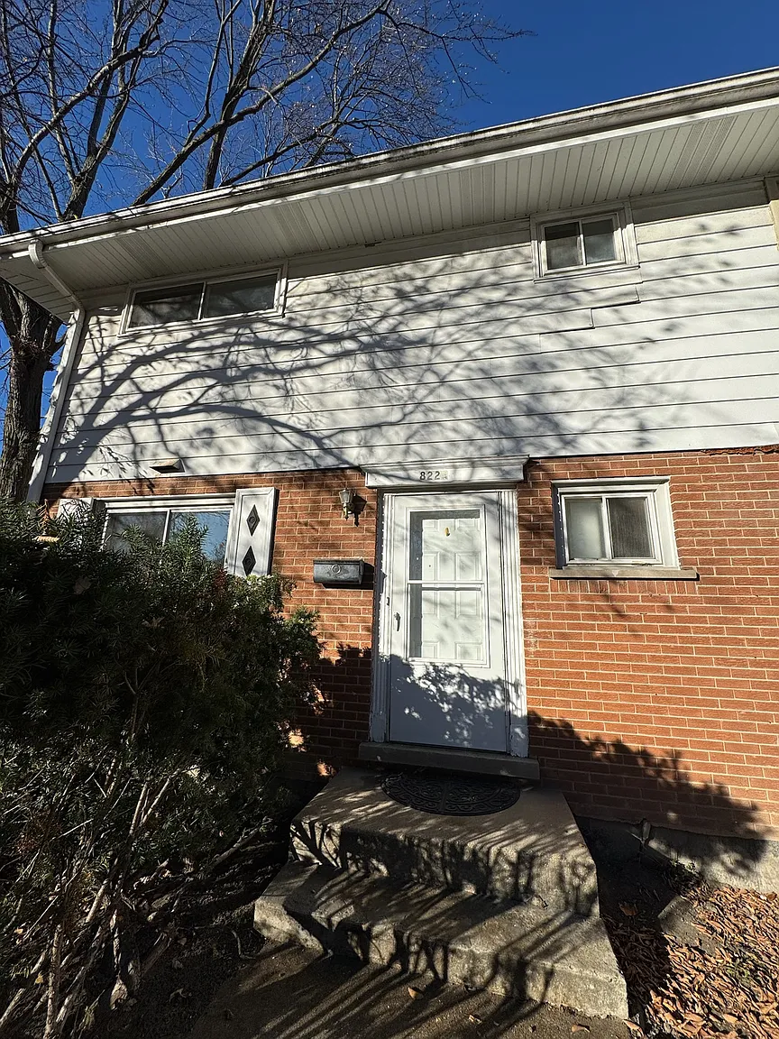 822 Skokie Blvd Unit A photo 1