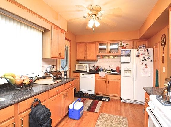 2nd image of 1906 Riverview Ave